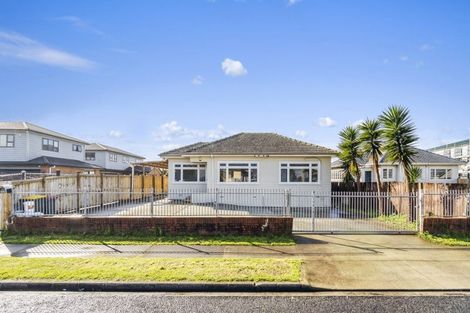 Photo of property in 22 Ranfurly Road, Papatoetoe, Auckland, 2104