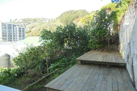 Photo of property in 4 Oriental Terrace, Oriental Bay, Wellington, 6011