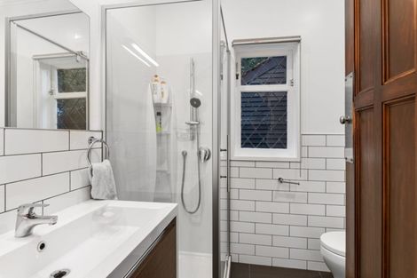 Photo of property in 1/38a Norwood Road, Bayswater, Auckland, 0622