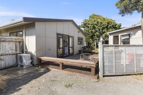 Photo of property in 24 Norfolk Crescent, Otaki Beach, Otaki, 5512