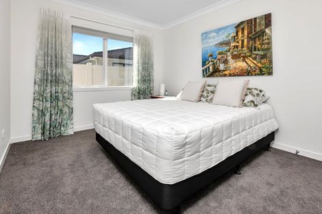 Photo of property in 41 Kaurinui Crescent, One Tree Point, 0118