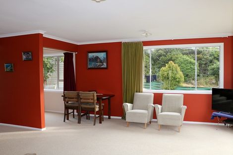 Photo of property in 8 Miro Street, Kaka Point, 9271