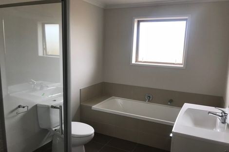 Photo of property in 15 Perla Road, Pukekohe, 2120