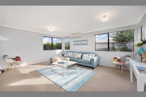 Photo of property in 150 Aviemore Drive, Highland Park, Auckland, 2010