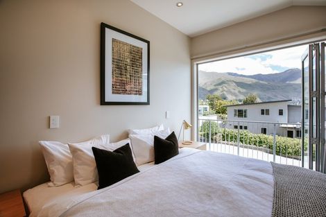 Photo of property in 19 Faulks Terrace, Wanaka, 9305
