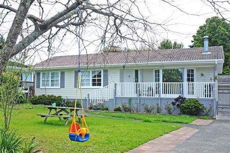 Photo of property in 53 Beechdale Crescent, Pakuranga Heights, Auckland, 2010