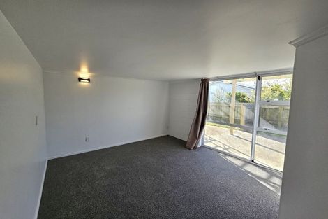 Photo of property in 10 Paritutu Road, Spotswood, New Plymouth, 4310