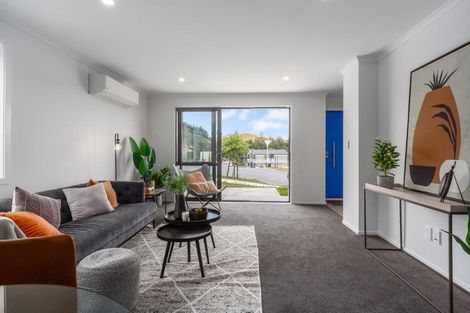 Photo of property in 18 Oakum Road, Whitby, Porirua, 5024