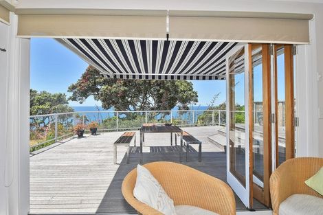 Photo of property in 1 Penguin Street, Leigh, 0985