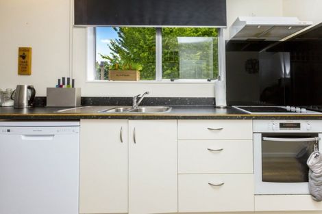 Photo of property in 16 Omaha Grove, Totara Park, Upper Hutt, 5018