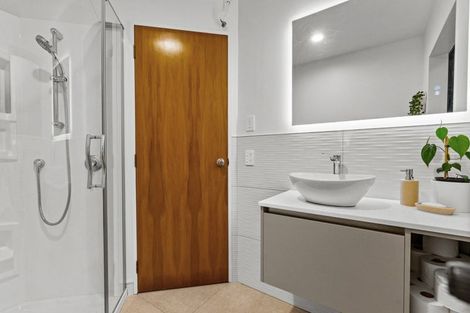 Photo of property in 43 Braemar Road, Rothesay Bay, Auckland, 0630
