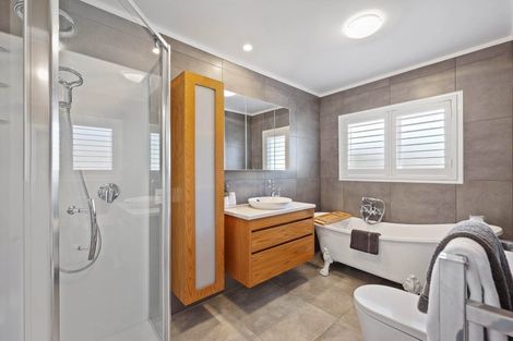 Photo of property in 11 Micawber Place, Mellons Bay, Auckland, 2014