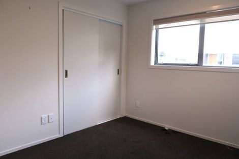 Photo of property in 11 Cromwell Point, Newlands, Wellington, 6037