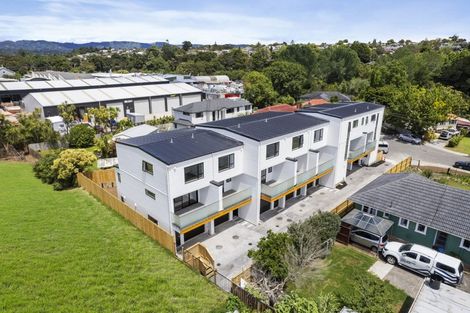 Photo of property in 1/68 Smythe Road, Henderson, Auckland, 0612