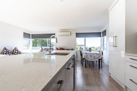 Photo of property in 1 Intrepid Place, Torbay, Auckland, 0630