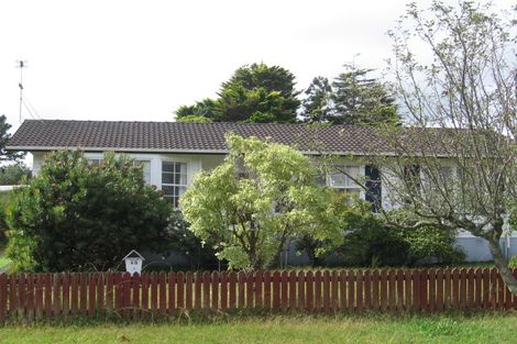 Photo of property in 48 Chilcott Road, Henderson, Auckland, 0612