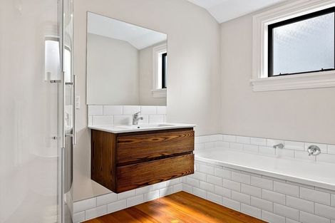 Photo of property in 117 Packe Street, Edgeware, Christchurch, 8013