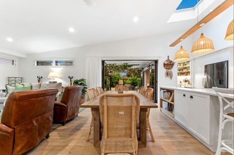 Photo of property in 4 Taumata Road, Omaha, Warkworth, 0986