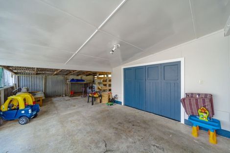 Photo of property in 33 Francis Drake Street, Waipukurau, 4200