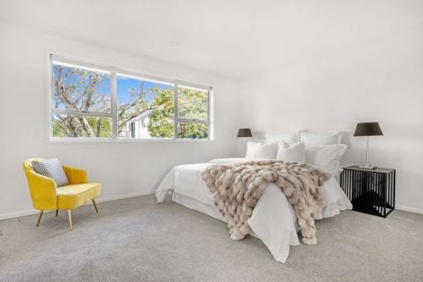 Photo of property in 9 Tahu Crescent, Sunnynook, Auckland, 0620