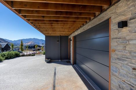 Photo of property in 104 Spur Ridge Rise, Jacks Point, 9371