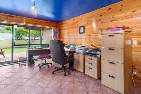 Photo of property in 70 Grand Vue Road, Kawaha Point, Rotorua, 3010