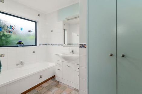 Photo of property in 5 Janet Place, Lynmore, Rotorua, 3010