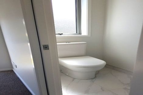 Photo of property in 1/51 Wharf Road, Te Atatu Peninsula, Auckland, 0610