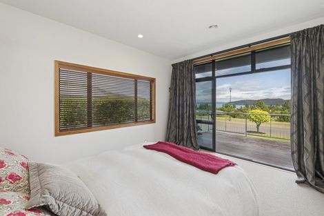 Photo of property in 6 Kestrel Lane, Kinloch, Taupo, 3377