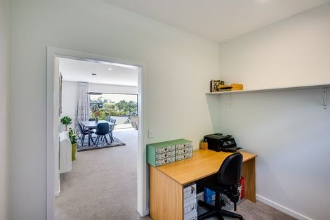 Photo of property in 91 Oak Road, Poraiti, Napier, 4112