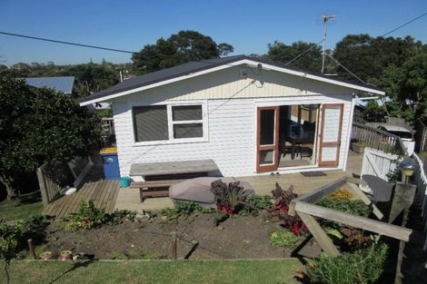 Photo of property in 1/28 Merton Avenue, Glenfield, Auckland, 0627