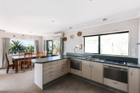 Photo of property in 32 Downing Place, Welcome Bay, Tauranga, 3112