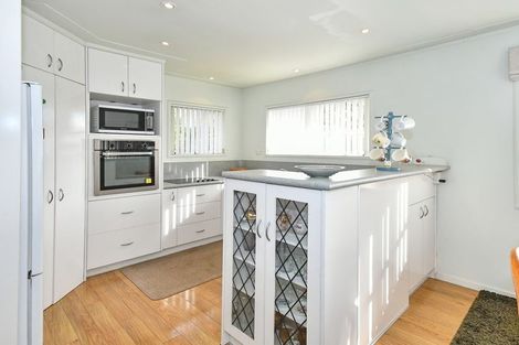 Photo of property in 12 Gibbons Road, Weymouth, Auckland, 2103