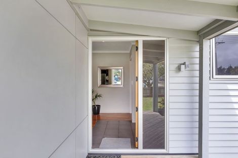 Photo of property in 541 Richmond Road, Lepperton, New Plymouth, 4373