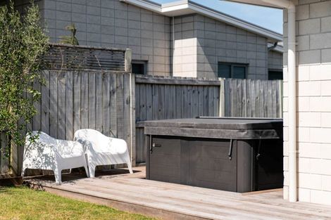 Photo of property in 11 Livingstone Drive, Papamoa Beach, Papamoa, 3118