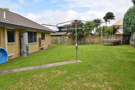 Photo of property in 8 Aristoy Close, Conifer Grove, Takanini, 2112