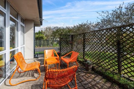 Photo of property in 2/18 Carnot Street, Glenholme, Rotorua, 3010