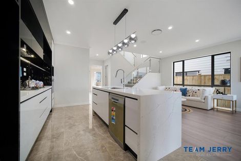 Photo of property in 21 Knockanara Drive, Flat Bush, Auckland, 2019