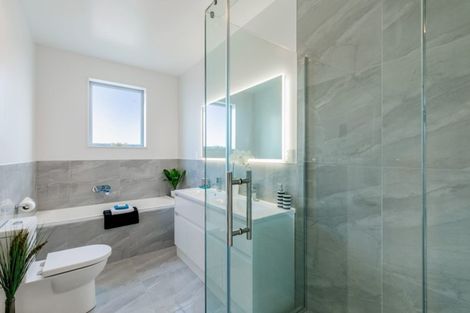 Photo of property in 42 Schoolside Road, Kumeu, 0810