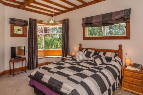 Photo of property in 290 Heatherlea Road East, Levin, 5571