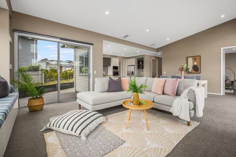 Photo of property in 15 Sue Dow Lane, Aotea, Porirua, 5024