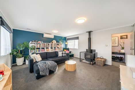 Photo of property in 6 Topeka Grove, Totara Park, Upper Hutt, 5018