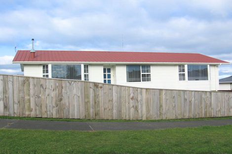 Photo of property in 37 Heatherlea Heights, Feilding, 4702