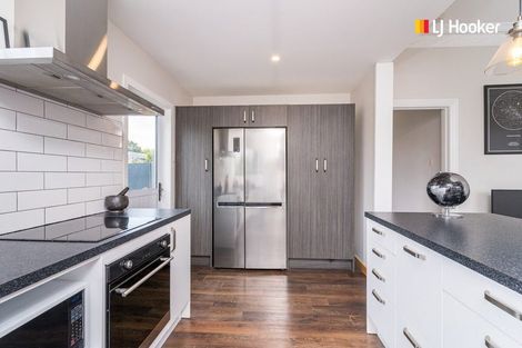Photo of property in 10 Hargest Crescent, Saint Kilda, Dunedin, 9012
