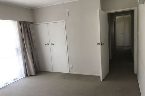 Photo of property in 43 Scenic Drive, Hillpark, Auckland, 2102