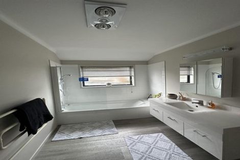 Photo of property in 98a Kawaha Point Road, Kawaha Point, Rotorua, 3010