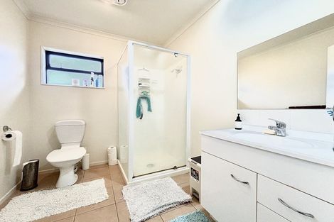 Photo of property in 37 Nicholas Gibbons Drive, Clendon Park, Auckland, 2103