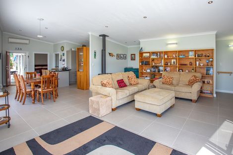 Photo of property in 56 Puriri Road, Te Kouma, Coromandel, 3581