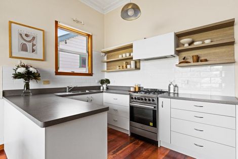Photo of property in 79 Milton Road, Bluff Hill, Napier, 4110