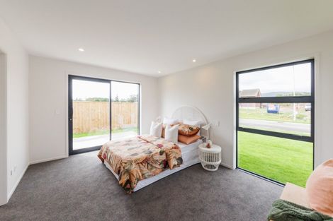 Photo of property in 9 Pahiki Crescent, Levin, 5510